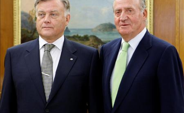 Su Majestad el Rey junto al presidente de la Compañía Estatal de Ferrocarriles Rusos, Vladimir Yakunin, momentos antes de la audiencia