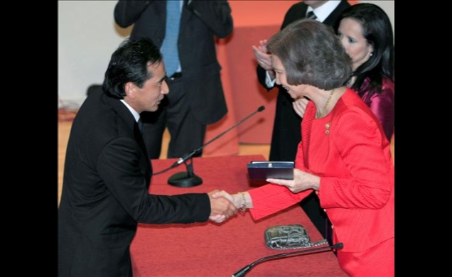La Reina entrega el XXXIII Premio BMW de Pintura al artista japonés Teruhiro Ando