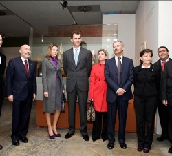 Sus Altezas Reales durante la visita a la exposición A Coruña 1208-2008