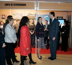 Los Príncipes de Asturias, en el expositor de la Junta de Extremadura