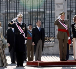 Los Reyes y los Príncipes, durante la interpretación del Himno Nacional