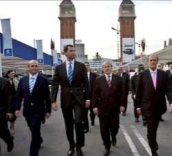 Su Alteza Real, acompañado por el presidente de la Generalitat, el ministro de Industria, Turismo y Comercio, el consejero de Innovación, Universidade