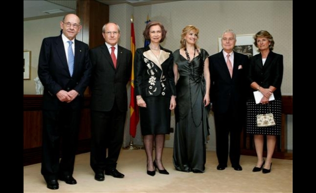 La Reina, con el presidente del Tribunal Supremo y del Consejo General del Poder Judicial, el presidente de la Generalitat de Cataluña, la subsecretar