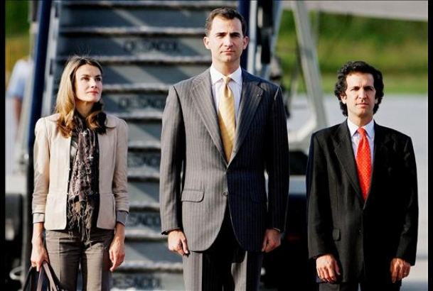Sus Altezas Reales junto al ministro de Relaciones Exteriores de Colombia, Jaime Bermúdez