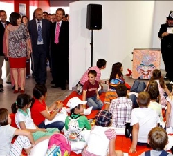 Su Alteza Real, en el Pabellón Infantil de la Fundación MAPFRE