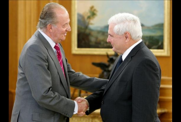 Saludo entre Don Juan Carlos y Ricardo Martinelli