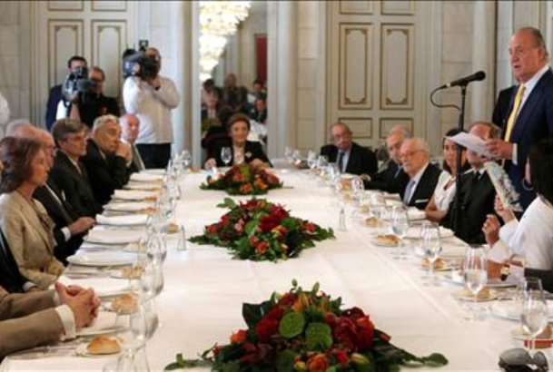 Sus Majestades los Reyes momentos antes del almuerzo