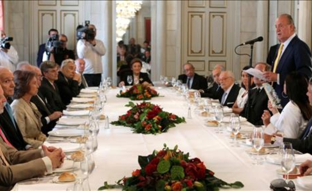 Sus Majestades los Reyes momentos antes del almuerzo