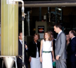 Don Felipe y Doña Letizia durante su visita al Centro Tecnológico de Repsol