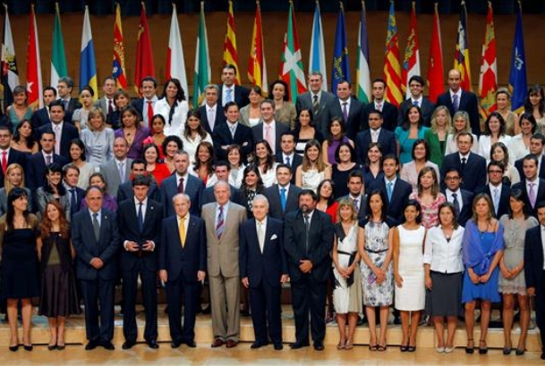Fotografía de grupo con los nuevos jueces