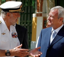 El Rey conversa con el presidente de la Región de Murcia, Ramón Luis Valcárcel