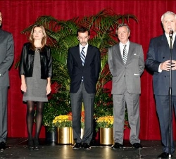 Los Príncipes, acompañados por el embajador de España, Jorge Dezcallar, el cónsul general en Chicago, Javier Rupérez, y el secretario de Estado de Asu