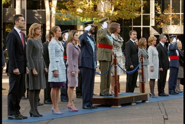 Sus Majestades los Reyes acompañados por los Príncipes de Asturias, la Infanta Doña Elena, la Infanta Doña Cristina y su esposo, Don Iñaki Urdangarin,