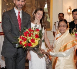 Los Príncipes de Asturias fueron recibidos en el Palacio Presidencial por la Presidenta de la República de la India, Pratibha Patil