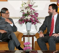 Don Felipe junto al ministro indio de Asuntos Exteriores, S.M. Krishna