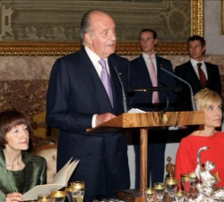 Don Juan Carlos, durante su intervención en la cena