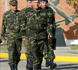 Su Majestad el Rey, a su llegada al Parque y Centro de Mantenimiento de Sistemas Antiaéreos, Costa y Misiles