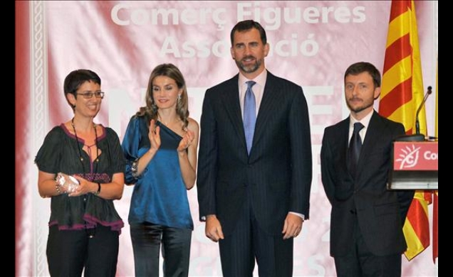Los Príncipes, con el presidente de la Comerç Figueres Associació, Jordi Rotllán, y la directora del Museo del Ampurdán, Anna Capella