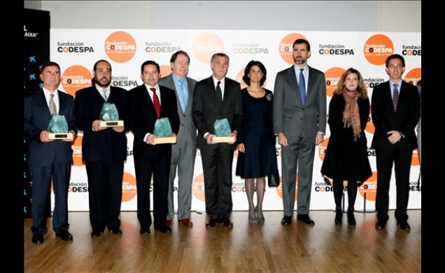 Fotografía de grupo con los galardonados