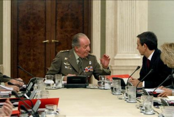 Su Majestad el Rey y Su Alteza Real el Príncipe de Asturias, durante la reunión