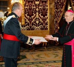 Su Majestad recibe las credenciales del nuevo nuncio de la Santa Sede