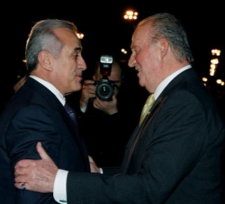 El Presidente Sleiman recibe a Don Juan Carlos a su llegada a Beirut
