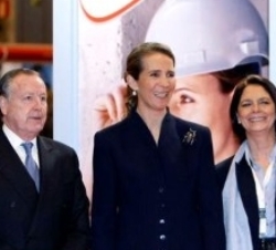 La Infanta Doña Elena, con la la consejera de Empleo y Mujer de la Comunidad de Madrid, Paloma Adrados, el presidente de la Junta Rectora de IFEMA, Jo