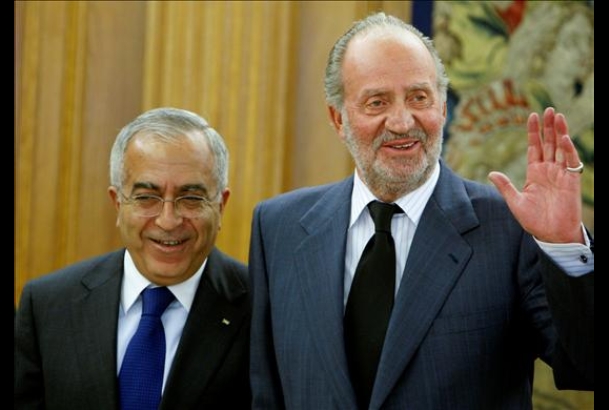 Don Juan Carlos con el primer ministro de la Autoridad Nacional Palestina, Salam Fayyad