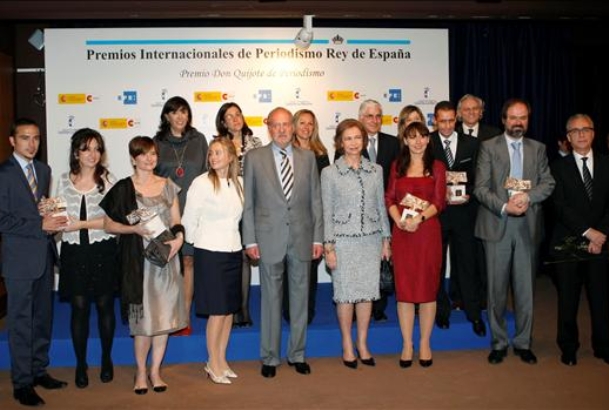 Fotografía junto a los premiados