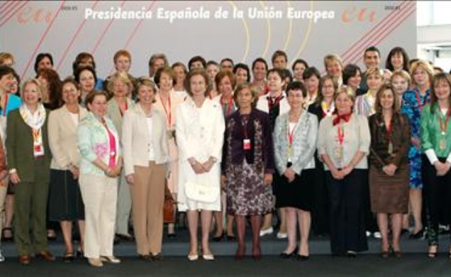 Fotografía de grupo de los asistentes a la Conferencia