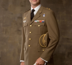 Fotografía oficial de S.A.R. el Príncipe de Asturias, con uniforme de Teniente Coronel del Ejército de Tierra