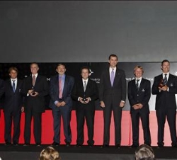 Fotografía de grupo con los premiados