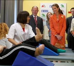 Su Alteza Real la Infanta Doña Elena durante su recorrido por las instalaciones del Centro