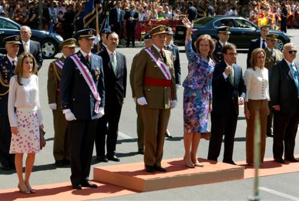 Sus Majestades los Reyes y Sus Altezas Reales los Príncipes de Asturias a su llegada a la Plaza José Luis Herrera de Badajoz