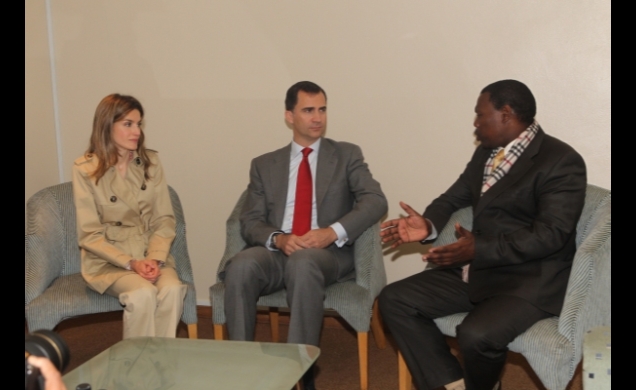 Los Príncipes, con el premier de Kwazulu-Natal, Zweli Mhkize