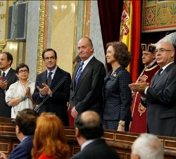 Los Reyes, en la Tribuna Presidencial del Hemiciclo