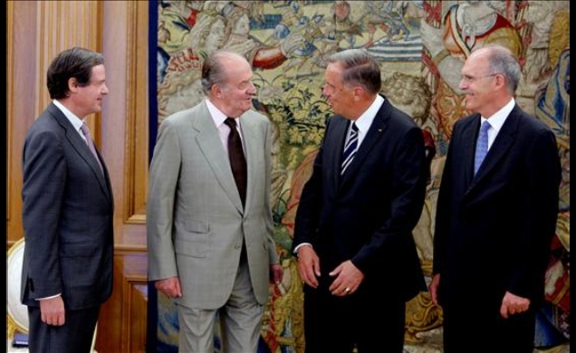 Don Juan Carlos junto a los representantes de la Cámara de Comercio Alemana para España