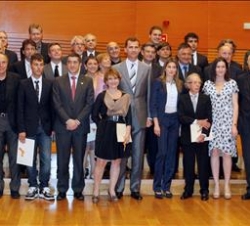 Fotografía de grupo con los premiados