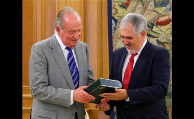 El fiscal general del Estado entrega la Memoria de la Fiscalía a Su Majestad el Rey