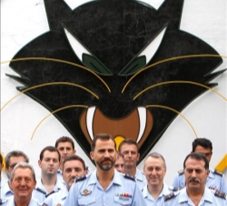 El Príncipe de Asturias, con el personal del Ala 12
