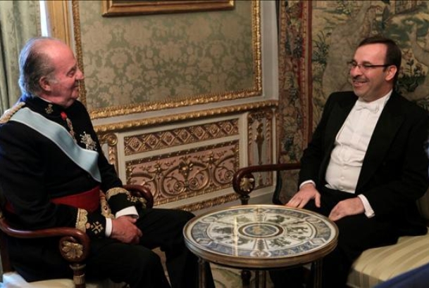 El Rey conversa con el embajador de Siria