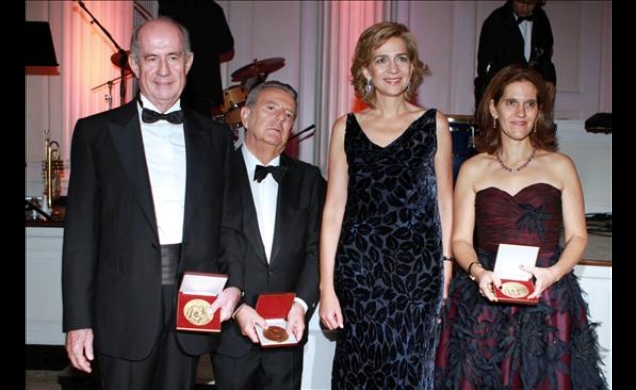 Doña Cristina, con Mercedes Sánchez-Junco, Javier Godó y Juan Antonio Pérez Simón