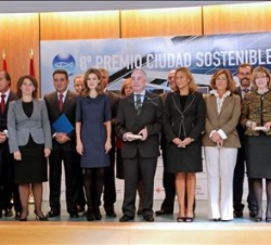 Fotografía de grupo con los premiados