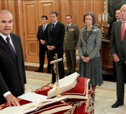 Manuel Chaves González promete su cargo como vicepresidente tercero del Gobierno y ministro de Política Territorial y Administración Pública