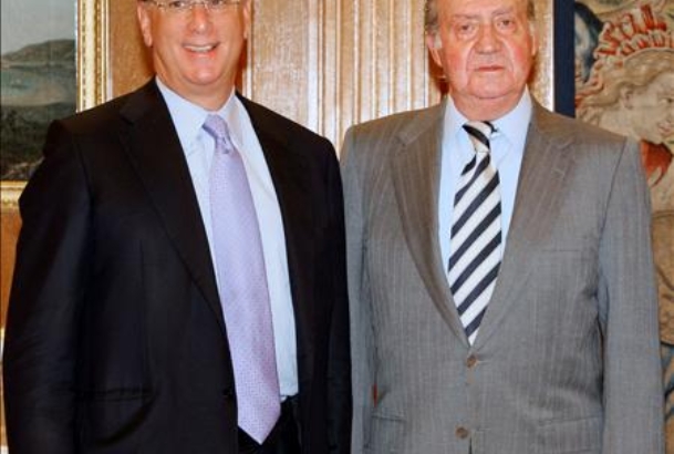 Su Majestad con el presidente de BlackRock