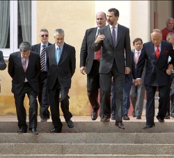 Don Felipe, a su llegada al Monasterio de La Cartuja