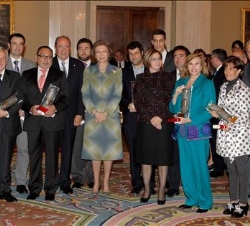 Doña Sofía junto a los premiados
