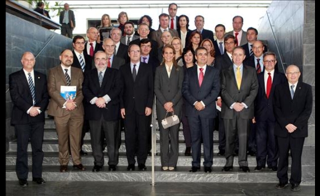 Doña Elena junto a los premiados