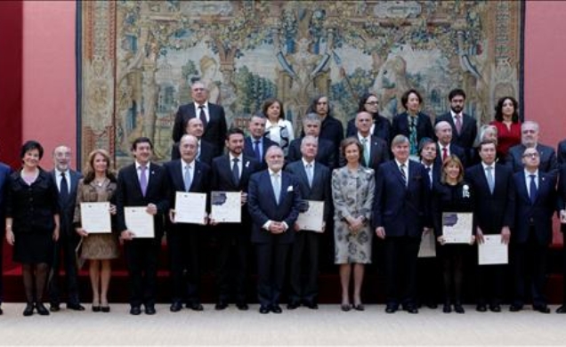 Fotografía de grupo con los galardonados