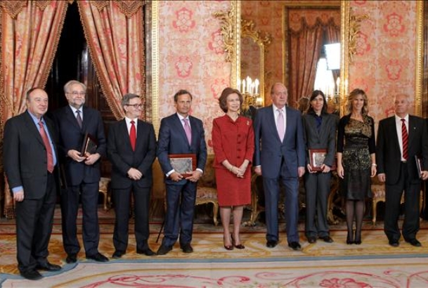 Fotografía de grupo con los premiados